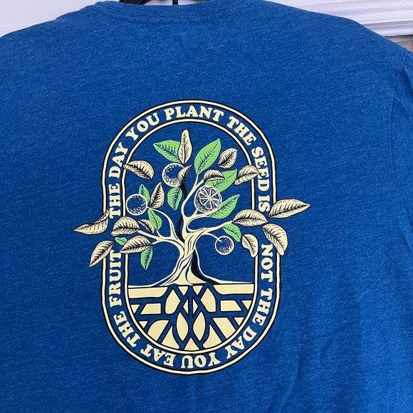 The Lift Box T-Shirt (medium) - Picture 4 of 5